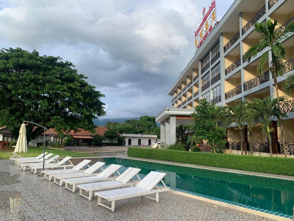 Lisha The Grand Riverside Hotel Vang Vieng Luaran gambar