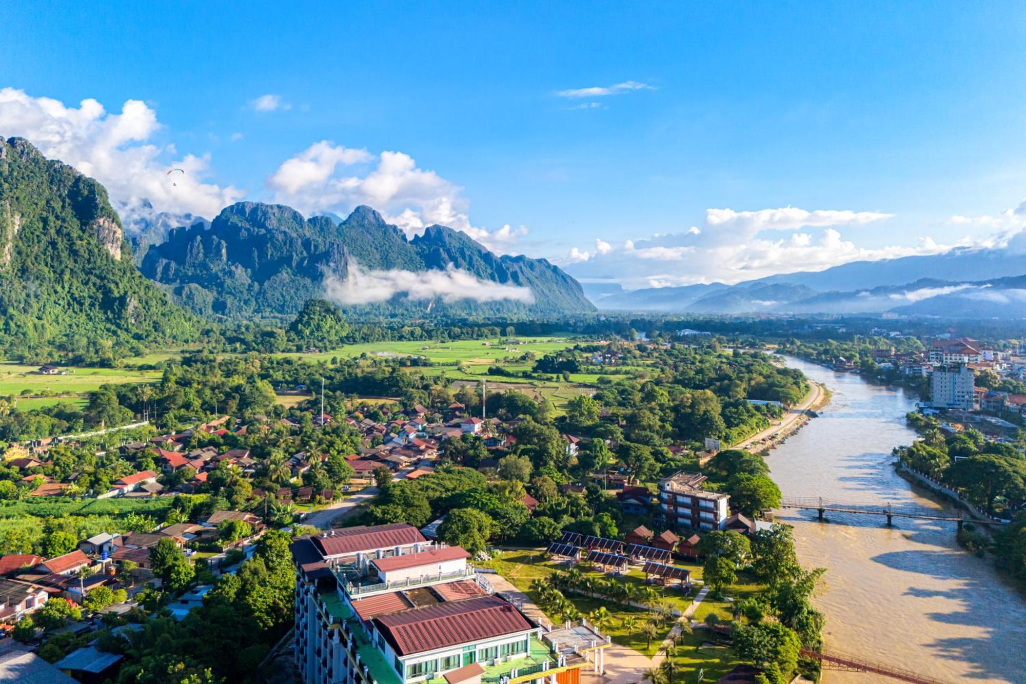 Lisha The Grand Riverside Hotel Vang Vieng Luaran gambar