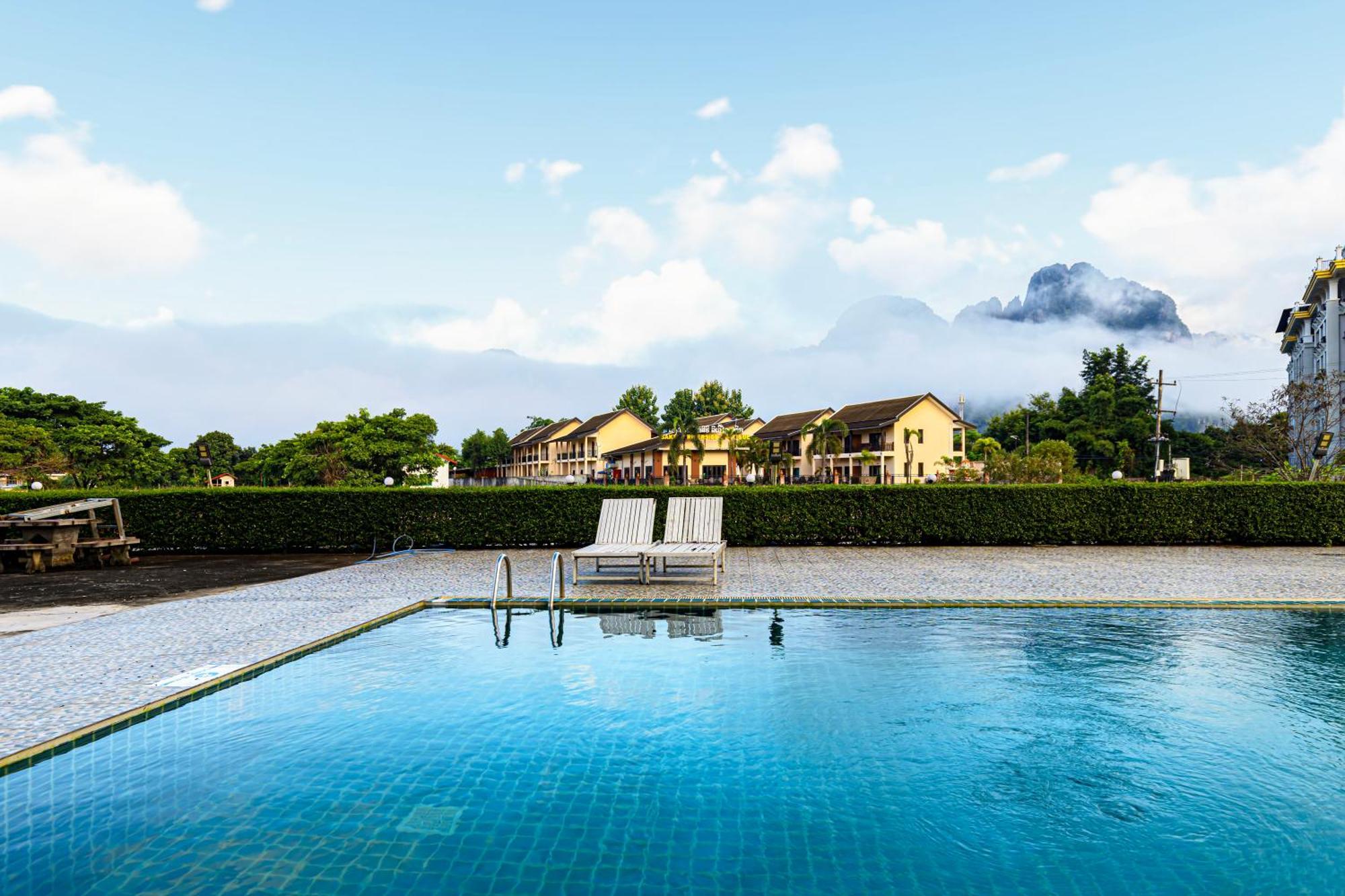 Lisha The Grand Riverside Hotel Vang Vieng Luaran gambar